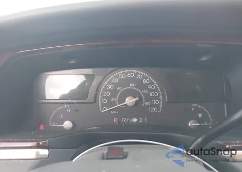 2004 Lincoln Town Car Signature from USA, damaged, VIN 1LNHM81W34Y686997